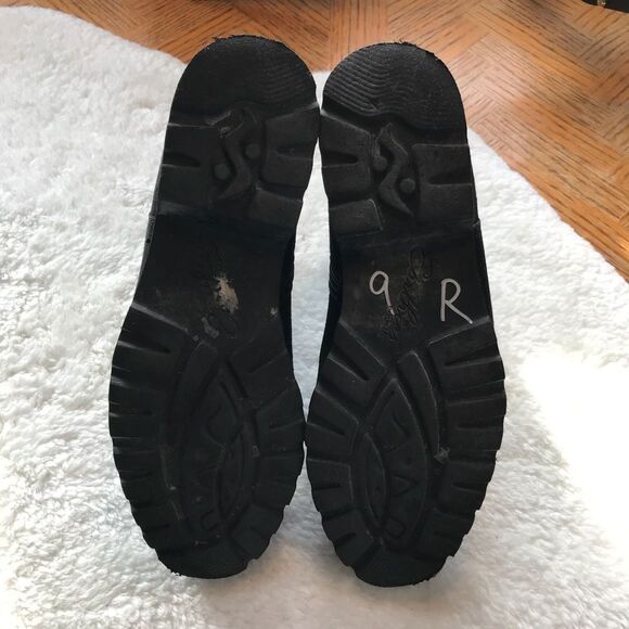 Earthies 7 Madrid Black Suede Chelsea Zip Boot - Picture 8 of 8